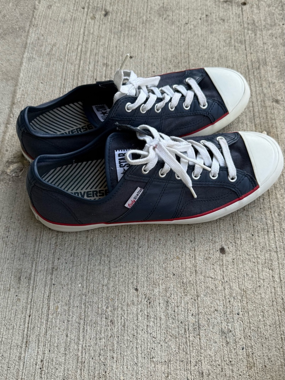 Converse woMen's Navy Low-Top Sneakers with White Toe